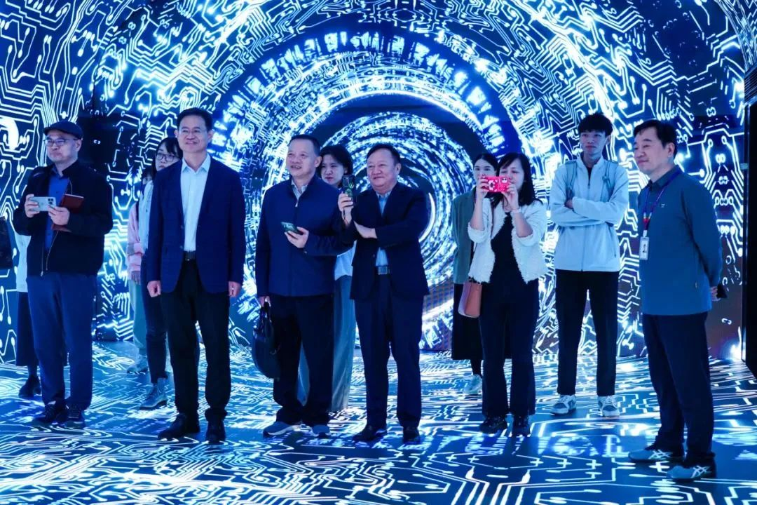 2024120602 国家广电总局发展研究中心一行赴球盟会励丰文化调研指导